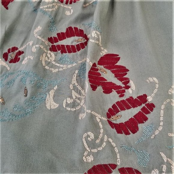 Embroidered  silk top - Picture 3 of 6